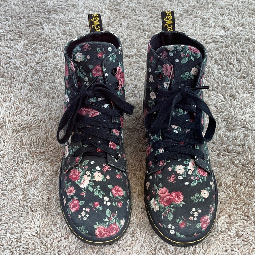 Dr. Martens | Hackney Floral Boots - Picture 3 of 7